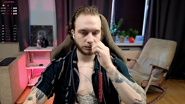 Snapshot of pleasure8869 chatting on October 19, 8:28 am pleasure8869 online show from October 19, 8:28 am