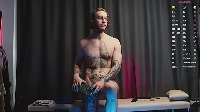 Snapshot of pleasure8869 chatting on February 25, 10:59 am pleasure8869 online show from February 25, 10:59 am