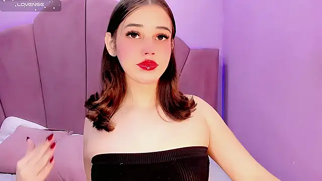 Snapshot of ValeriaAguilar chatting on June 7, 9:09 pm ValeriaAguilar online show from June 7, 9:09 pm