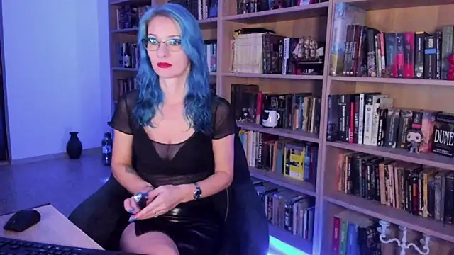 Queen of Hearts1 online show from October 30, 8:06 pm