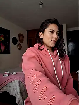 Snapshot of Thaliacooper_ chatting on December 21, 8:54 pm Thaliacooper online show from December 21, 8:54 pm