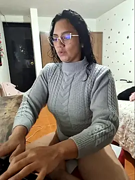 Snapshot of Thaliacooper_ chatting on October 27, 1:39 am Thaliacooper online show from October 27, 1:39 am