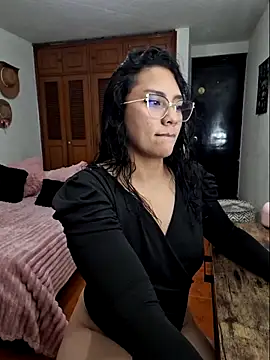 Snapshot of Thaliacooper_ chatting on September 28, 12:17 am Thaliacooper online show from September 28, 12:17 am