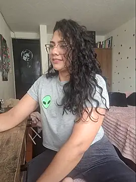 Thaliacooper  online show from April 14, 6:24 pm