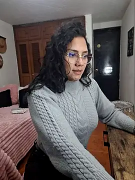 Snapshot of Thaliacooper_ chatting on September 20, 11:43 pm Thaliacooper online show from September 20, 11:43 pm