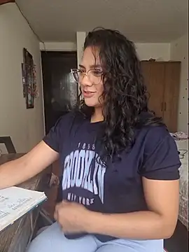 Snapshot of Thaliacooper_ chatting on November 12, 5:17 pm Thaliacooper online show from November 12, 5:17 pm