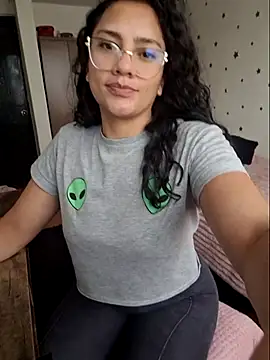 Thaliacooper  online show from February 10, 5:12 pm