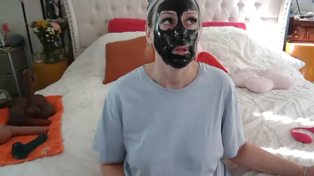 VegasDani online show from February 4, 9:10 pm