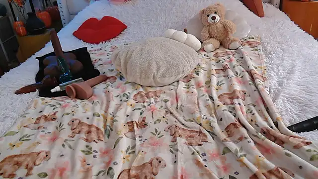 Snapshot of VegasDani chatting on November 21, 11:04 pm VegasDani online show from November 21, 11:04 pm