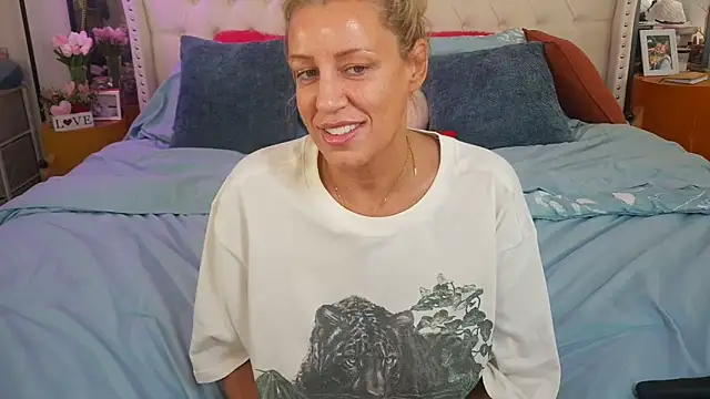 VegasDani online show from June 21, 7:08 pm