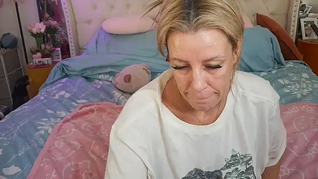 VegasDani online show from July 5, 10:05 pm