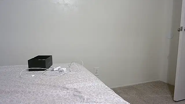 QueenLolaX online show from November 3, 6:29 am