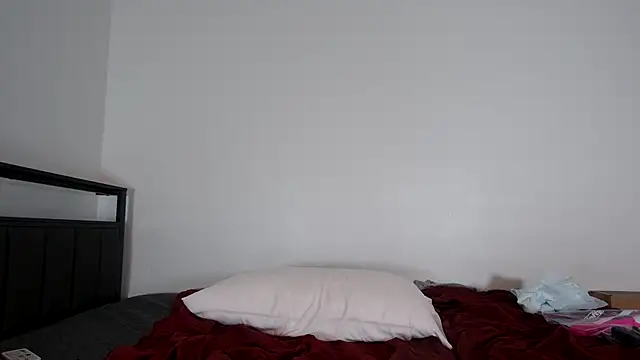 QueenLolaX online show from February 19, 4:42 am