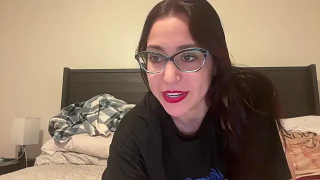QueenLolaX online show from October 12, 6:15 am
