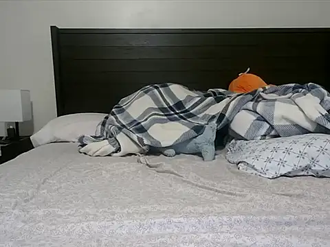 QueenLolaX online show from December 22, 6:02 am