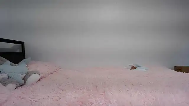 QueenLolaX online show from March 14, 6:30 am