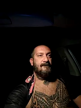 Snapshot of teddy79good chatting on October 18, 3:52 am teddy79good online show from October 18, 3:52 am