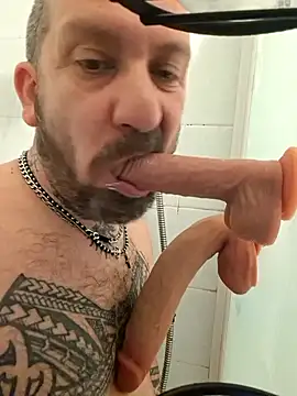 Snapshot of teddy79good chatting on February 14, 5:46 pm teddy79good online show from February 14, 5:46 pm