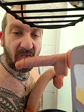 Snapshot of teddy79good chatting on March 16, 4:32 pm teddy79good online show from March 16, 4:32 pm