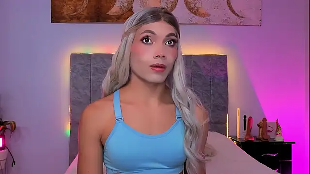 Megan Do Santos online show from November 30, 1:45 pm