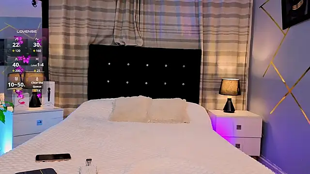 Megan Do Santos online show from November 15, 8:57 pm