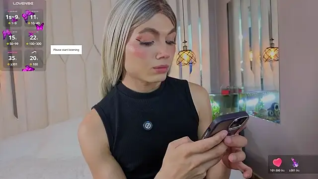 Snapshot of Megan_Do_Santos chatting on May 12, 8:37 pm Megan Do Santos online show from May 12, 8:37 pm