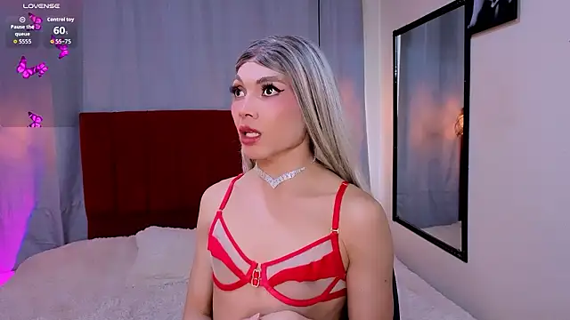 Megan Do Santos online show from March 12, 9:30 pm