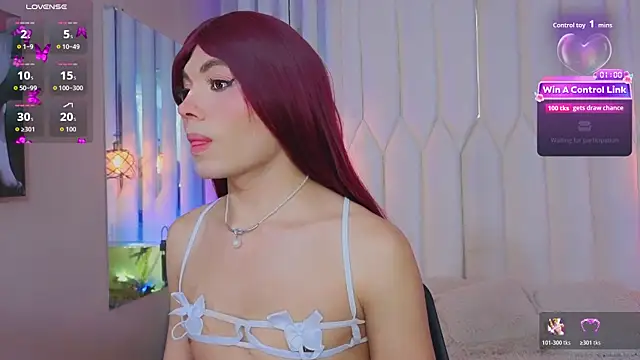 Snapshot of Megan_Do_Santos chatting on April 30, 8:05 pm Megan Do Santos online show from April 30, 8:05 pm