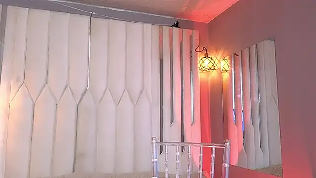Snapshot of Megan_Do_Santos chatting on June 27, 8:37 pm Megan Do Santos online show from June 27, 8:37 pm