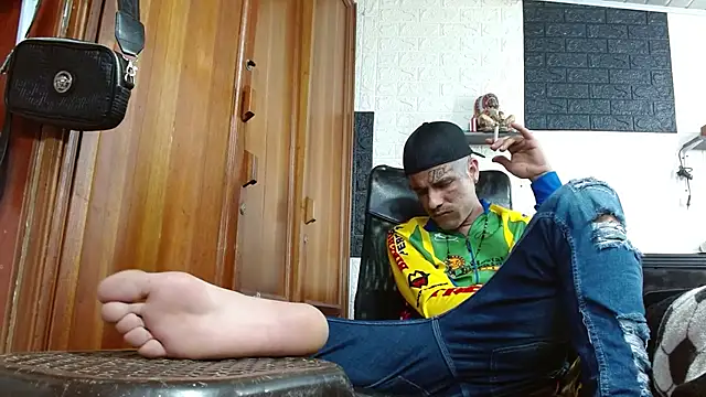 Snapshot of GeorgeZarrate chatting on October 14, 9:47 pm GeorgeZarrate online show from October 14, 9:47 pm