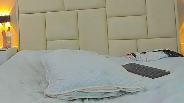 angel adamx online show from March 18, 9:45 am