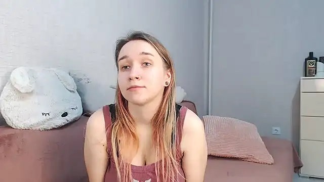 lovely hayley online show from February 7, 9:01 pm