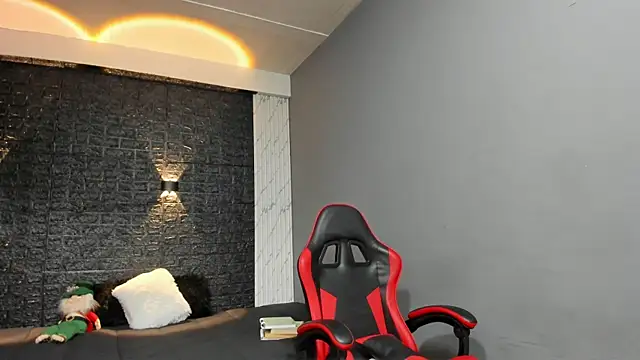 taurus boy1 online show from December 4, 5:23 pm