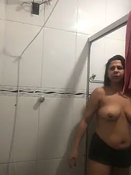 Snapshot of bellinii07 chatting on September 29, 8:47 pm bellinii07 online show from September 29, 8:47 pm