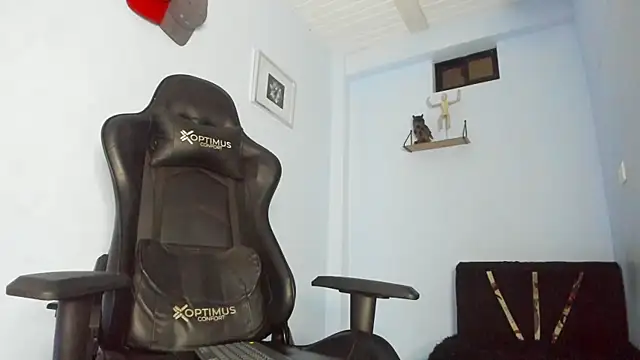 Snapshot of _Poseidon1_ chatting on November 26, 4:56 am Poseidon1 online show from November 26, 4:56 am