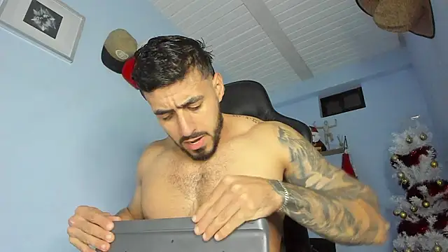 Snapshot of _Poseidon1_ chatting on February 2, 3:38 am Poseidon1 online show from February 2, 3:38 am