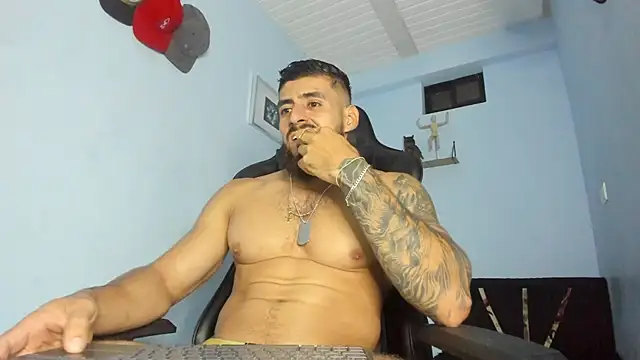 Snapshot of _Poseidon1_ chatting on November 22, 4:55 am Poseidon1 online show from November 22, 4:55 am