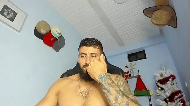 Snapshot of _Poseidon1_ chatting on December 3, 4:46 am Poseidon1 online show from December 3, 4:46 am