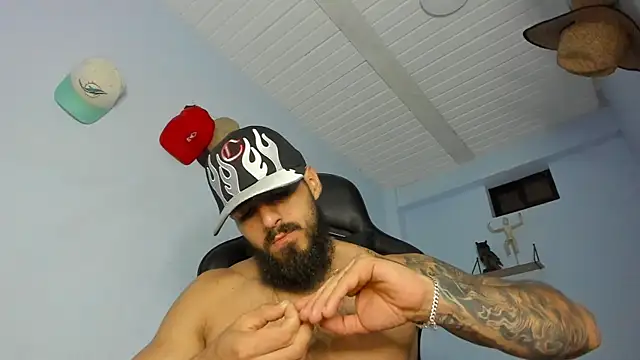 Snapshot of _Poseidon1_ chatting on November 11, 5:02 am Poseidon1 online show from November 11, 5:02 am