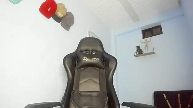 Snapshot of _Poseidon1_ chatting on November 12, 5:00 am Poseidon1 online show from November 12, 5:00 am