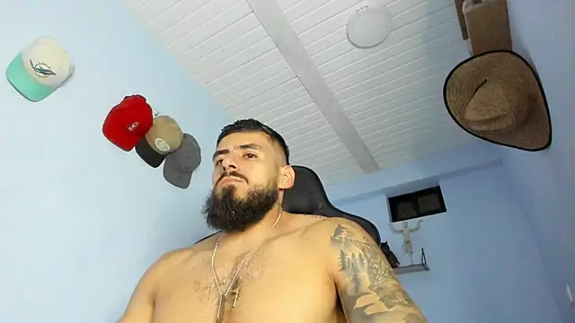 Snapshot of _Poseidon1_ chatting on October 29, 4:33 am Poseidon1 online show from October 29, 4:33 am