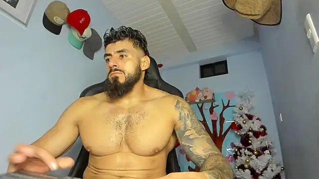 Snapshot of _Poseidon1_ chatting on June 4, 3:11 am Poseidon1 online show from June 4, 3:11 am