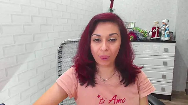 Snapshot of TeasyLana chatting on January 2, 9:18 pm TeasyLana online show from January 2, 9:18 pm
