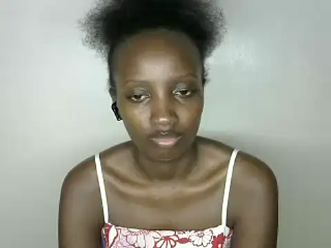 sweet-petite online show from December 30, 7:00 pm