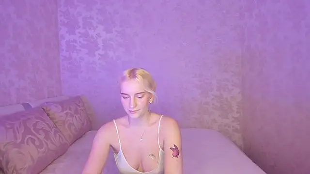 Snapshot of Amanda054 chatting on March 19, 5:50 pm Amanda054 online show from March 19, 5:50 pm