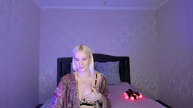Snapshot of Amanda054 chatting on March 5, 6:01 pm Amanda054 online show from March 5, 6:01 pm