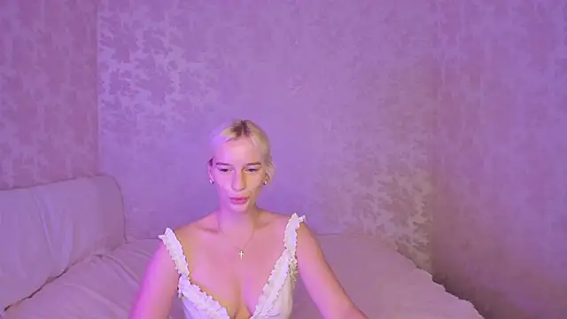 Snapshot of Amanda054 chatting on September 10, 1:43 pm Amanda054 online show from September 10, 1:43 pm