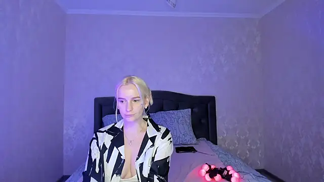 Snapshot of Amanda054 chatting on March 3, 5:52 pm Amanda054 online show from March 3, 5:52 pm
