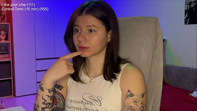 xoxoavi online show from April 20, 3:24 pm