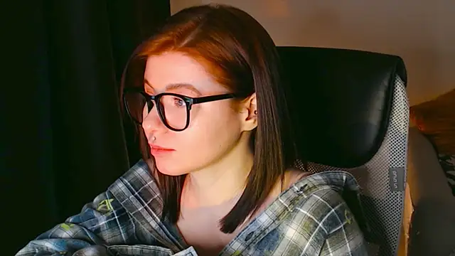 xoxoavi online show from January 8, 1:00 am